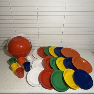 Ingrid Chicago 1970's Plastic Party Ball Picnic Camping Dish Set
